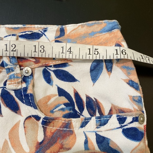 Gloria Vanderbilt Amanda Capri, Size 12 - Picture 7 of 11